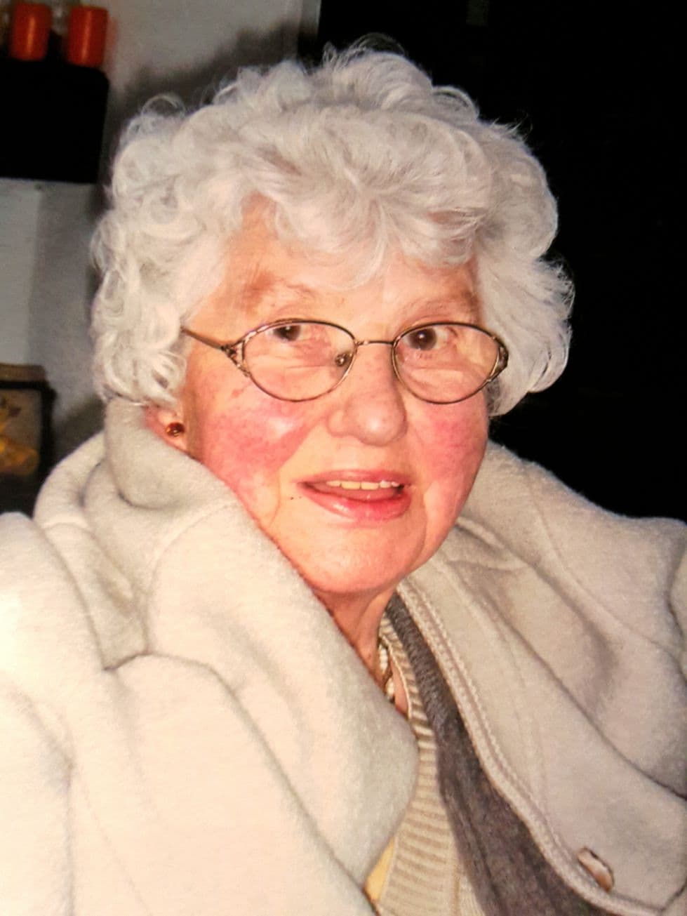 Frau Maria Saalborn
